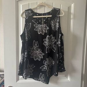 Kaari Blue Woman 2x Floral Print Distinctive Graphic Style